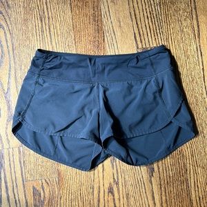 Black run speed shorts